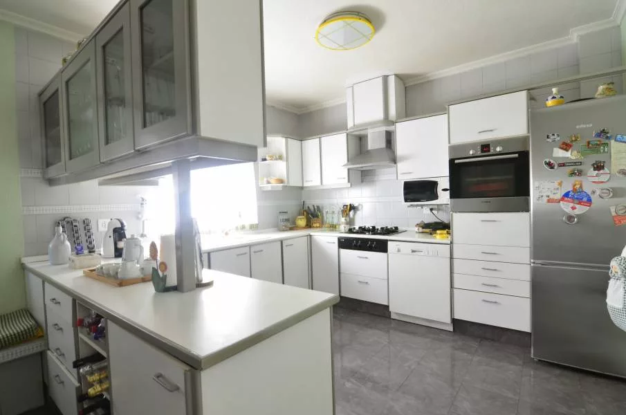 House · 3 bed · 1 bath · 240 m² · Elda — Photo 2 of 13