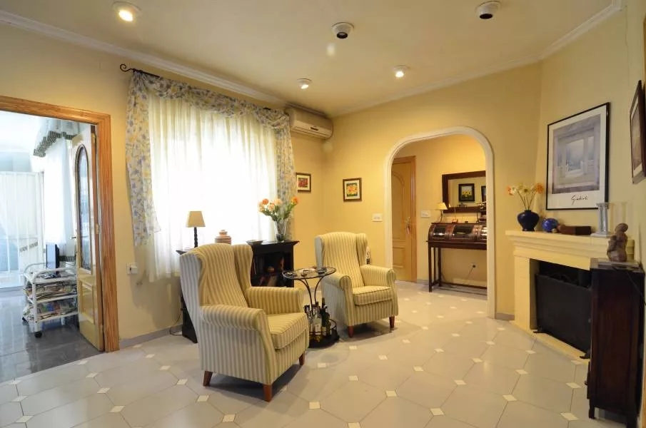 House · 3 bed · 1 bath · 240 m² · Elda — Photo 5 of 13