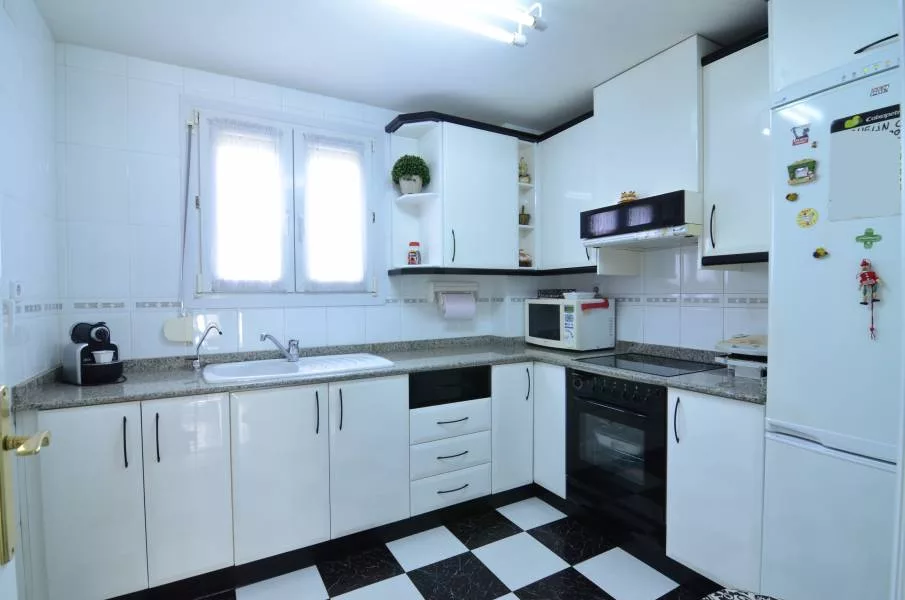 Apartment · 3 bed · 2 baths · 100 m² · Elda — Photo 3 of 12