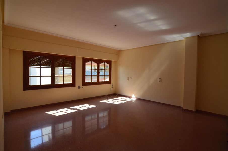 tipo_Ático Dúplex · 3 bed · 3 baths · 160 m² · Elda — Photo 4 of 18
