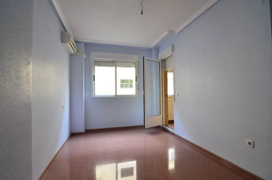 Apartment · 3 bed · 2 baths · 100 m² · Elda — Photo 2 of 8