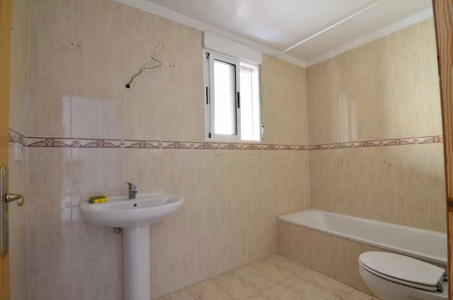 Apartment · 3 bed · 2 baths · 100 m² · Elda — Photo 3 of 8