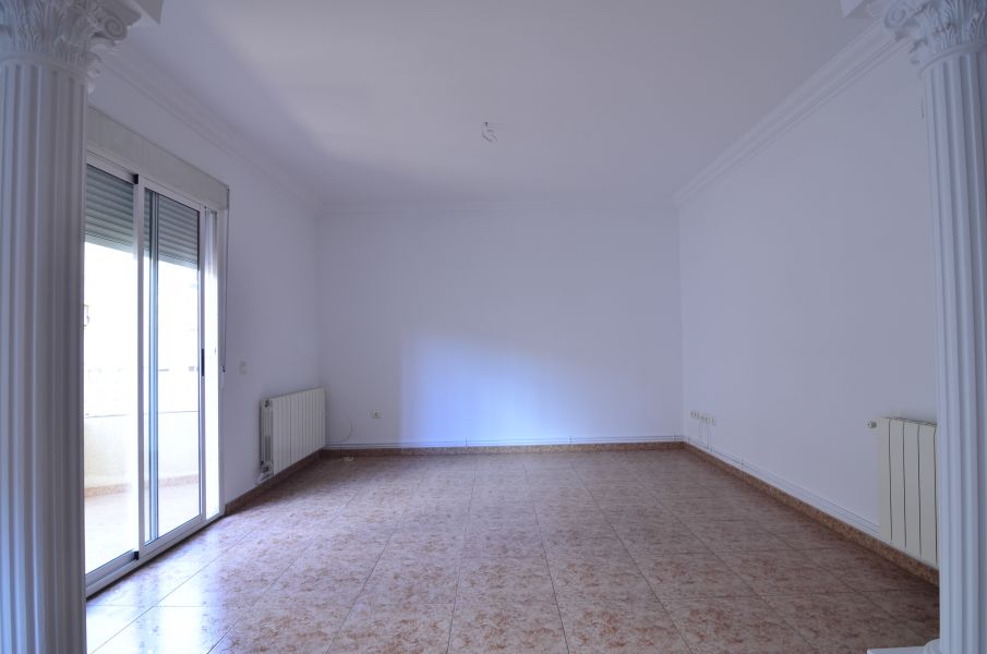 Apartment · 4 bed · 2 baths · 130 m² · Elda — Photo 2 of 13