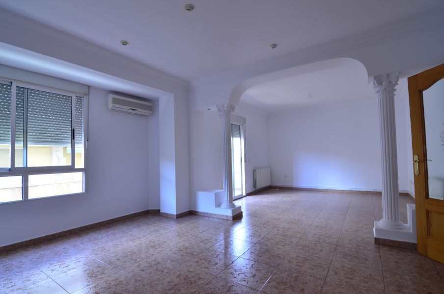 Apartment · 4 bed · 2 baths · 130 m² · Elda — Photo 3 of 13