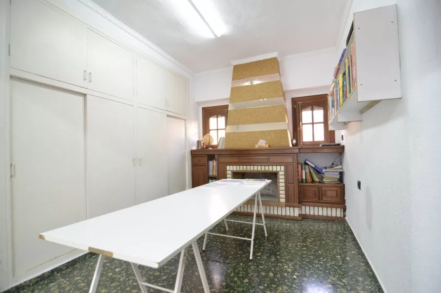 Apartment · 4 bed · 1 bath · 105 m² · Elda