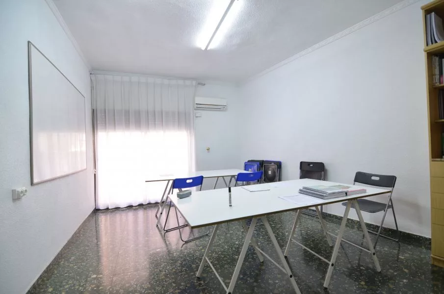 Apartment · 4 bed · 1 bath · 105 m² · Elda — Photo 2 of 11