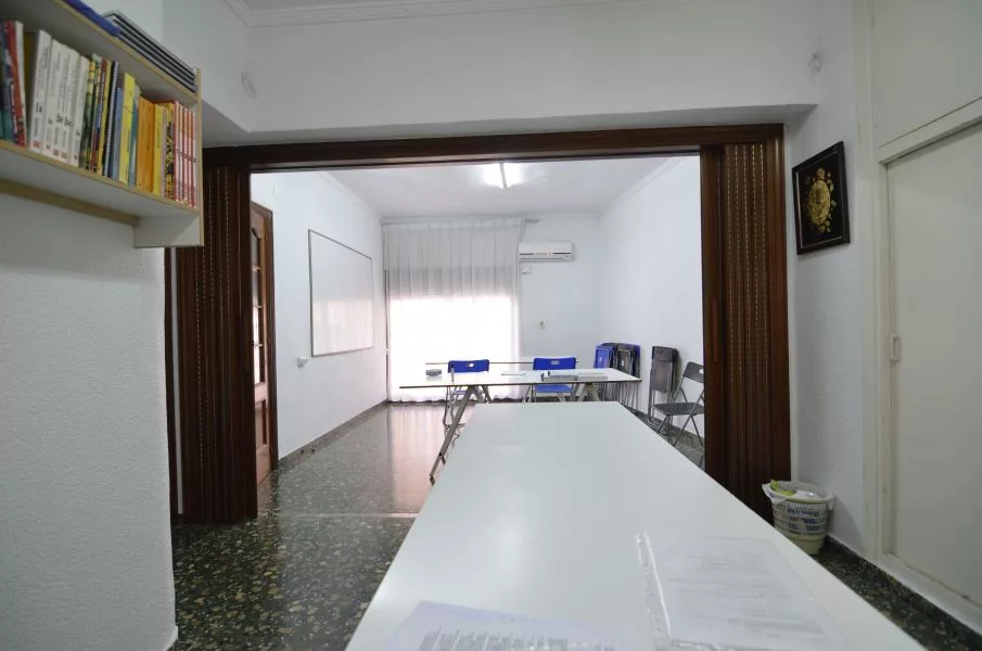 Apartment · 4 bed · 1 bath · 105 m² · Elda — Photo 3 of 11