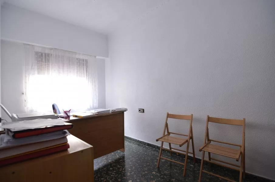 Apartment · 4 bed · 1 bath · 105 m² · Elda — Photo 5 of 11