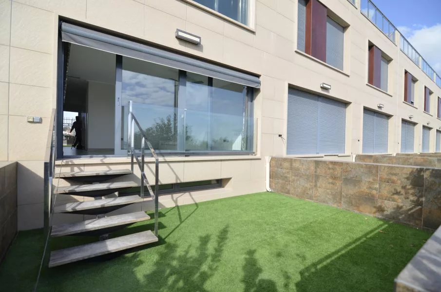 Luxury on the beachfront — Photo 2 of 30