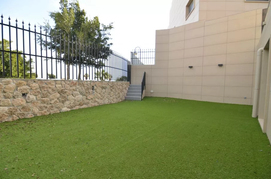 Luxury on the beachfront — Photo 5 of 30