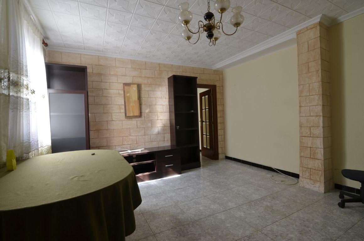 Apartment · 3 bed · 1 bath · 80 m² · Elda — Photo 3 of 8