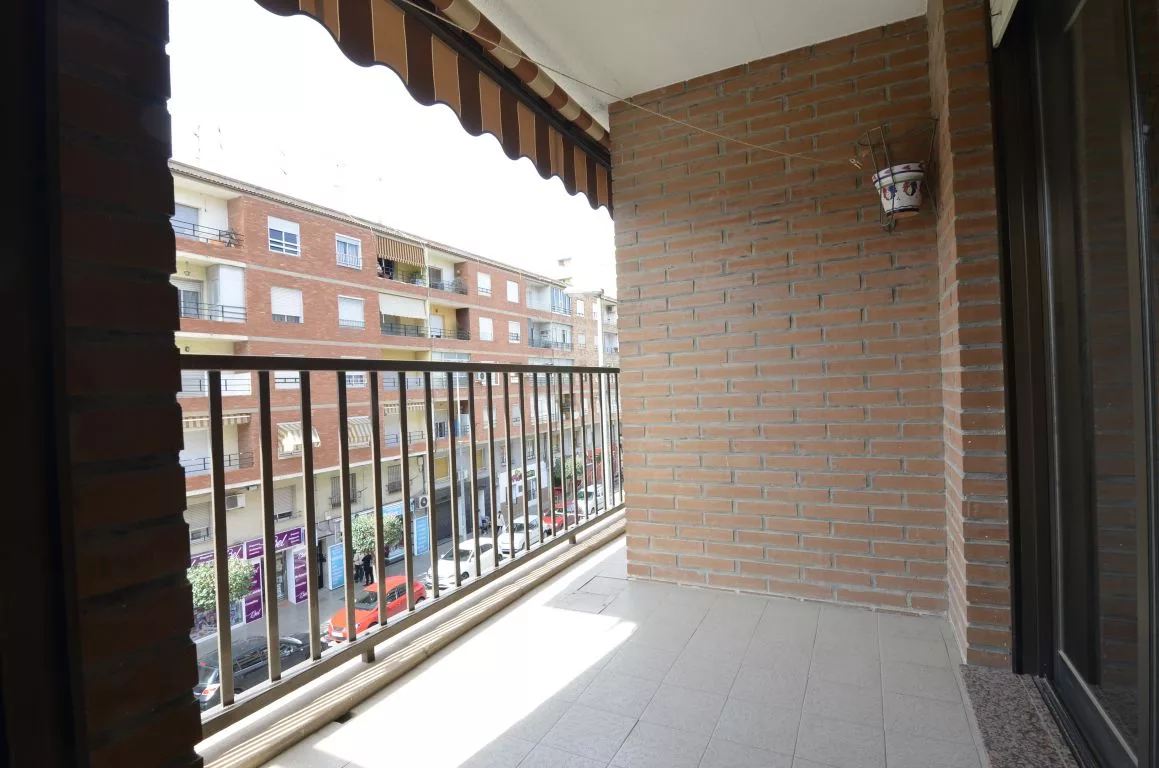 Apartment · 4 bed · 2 baths · 109 m² · Petrer