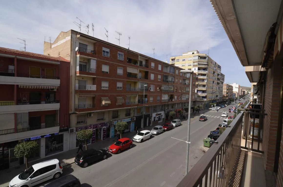 Apartment · 4 bed · 2 baths · 109 m² · Petrer — Photo 3 of 14