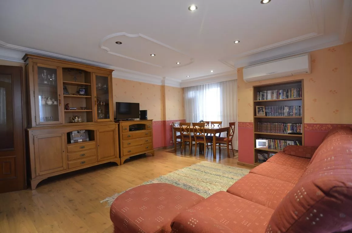 Penthouse · 5 bed · 2 baths · 200 m² · Elda — Photo 2 of 18