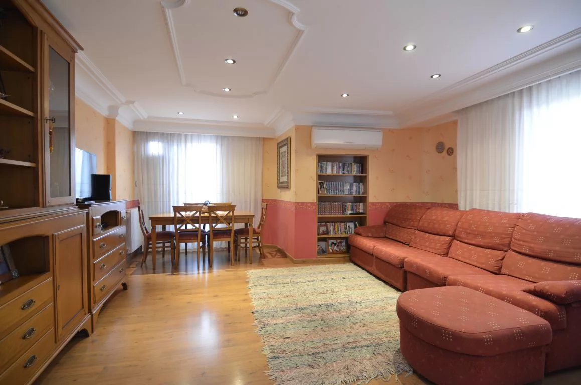 Penthouse · 5 bed · 2 baths · 200 m² · Elda — Photo 3 of 18