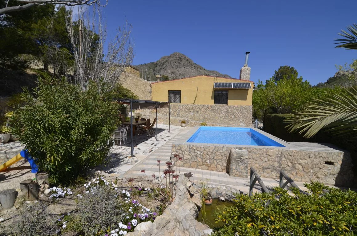 Country house · 4 bed · 1 bath · 130 m² · Elda