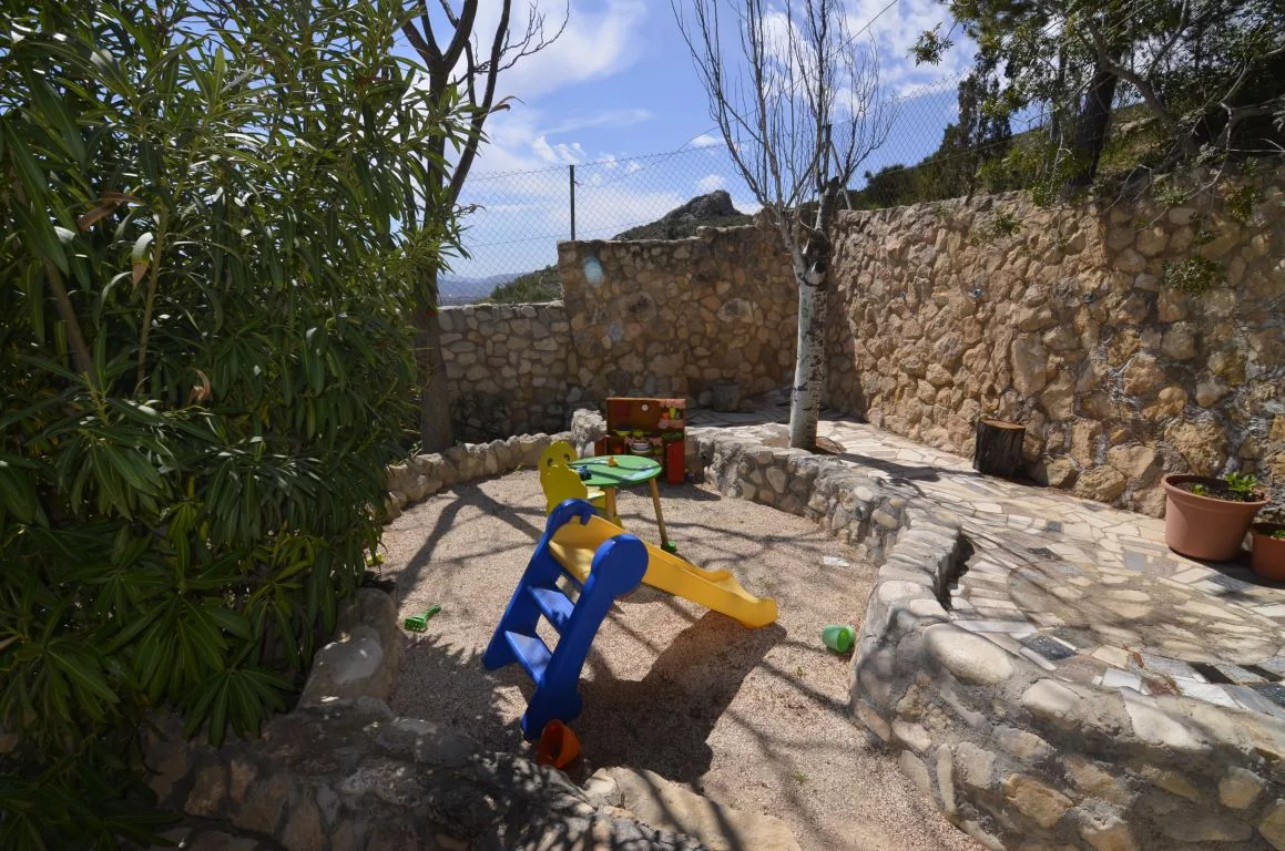 Country house · 4 bed · 1 bath · 130 m² · Elda — Photo 4 of 23