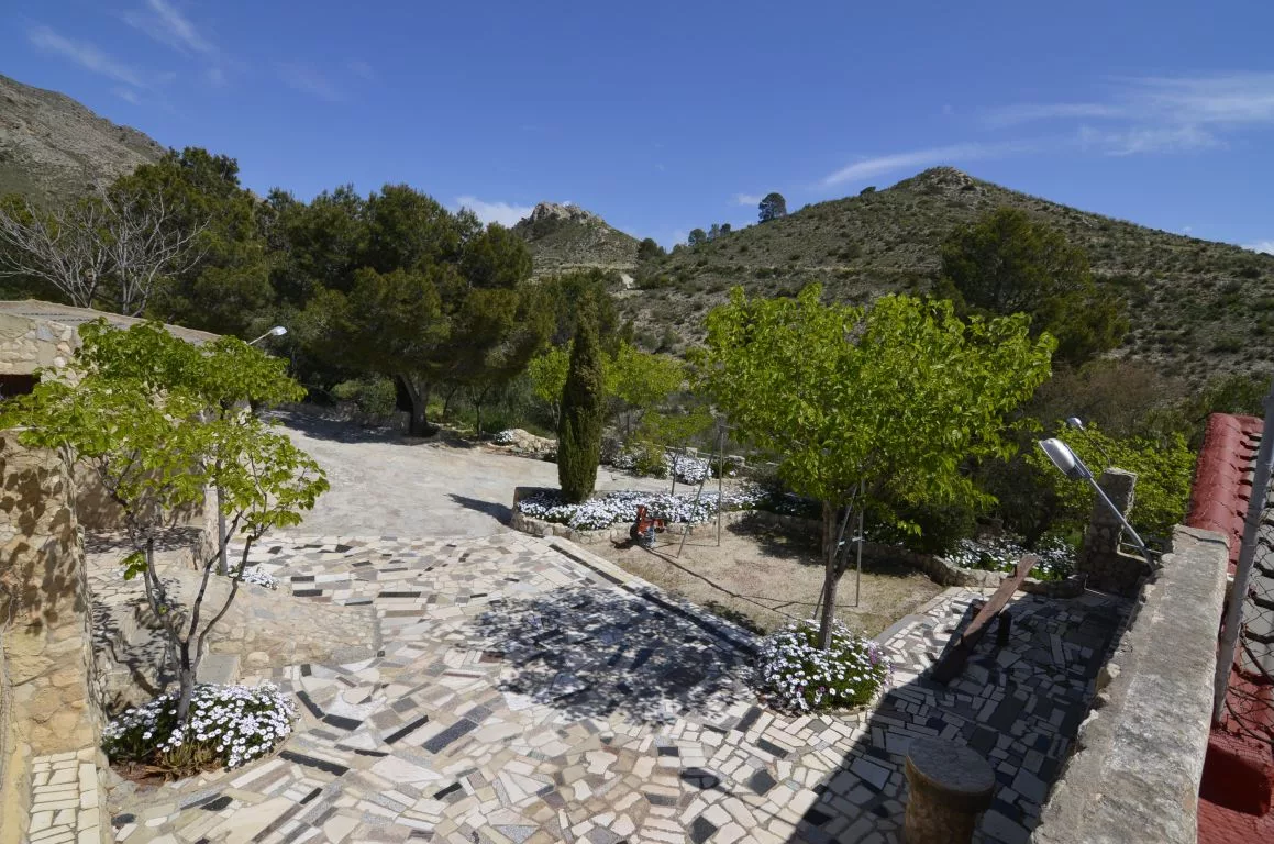 Country house · 4 bed · 1 bath · 130 m² · Elda — Photo 5 of 23