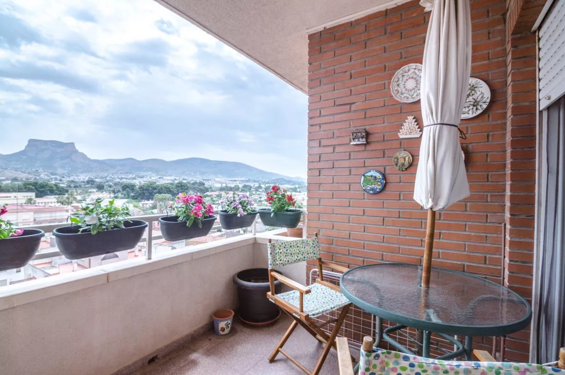 Apartment · 3 bed · 2 baths · 100 m² · Elda