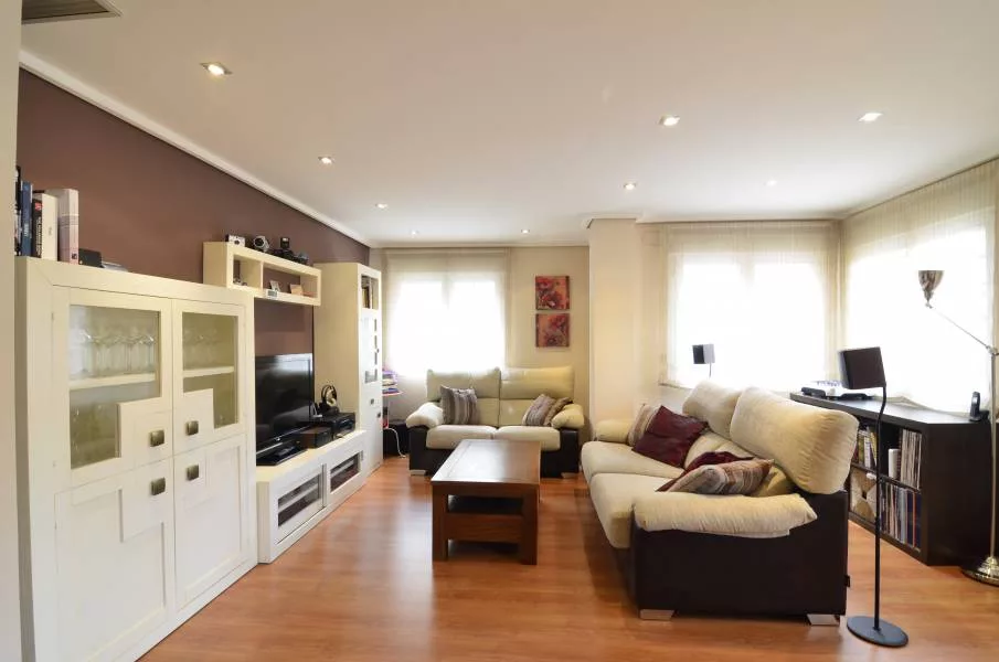 Apartment · 3 bed · 2 baths · 100 m² · Petrer — Photo 2 of 23