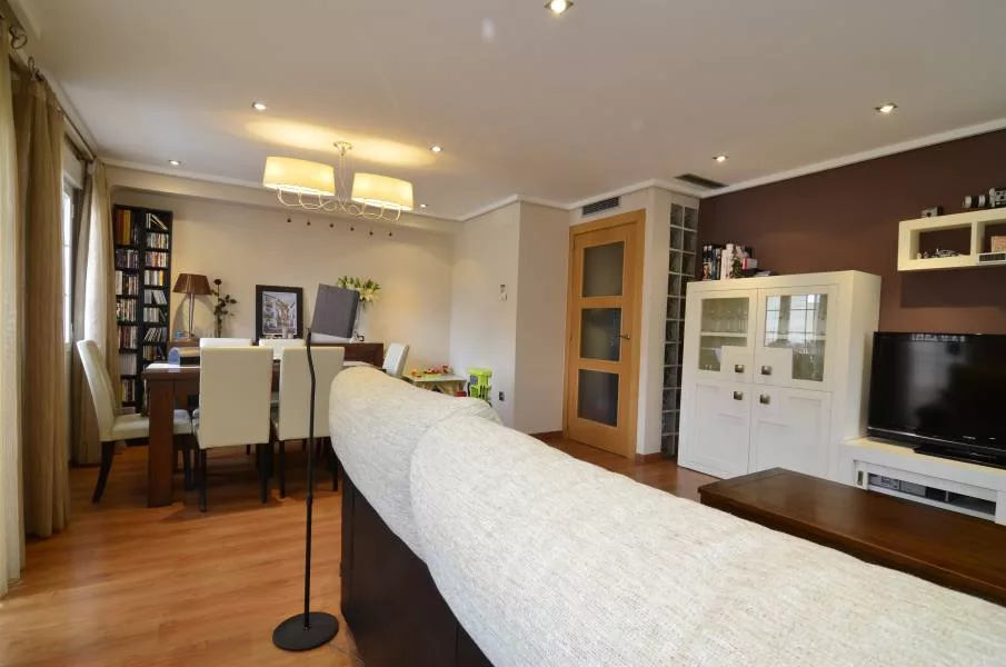 Apartment · 3 bed · 2 baths · 100 m² · Petrer — Photo 5 of 23