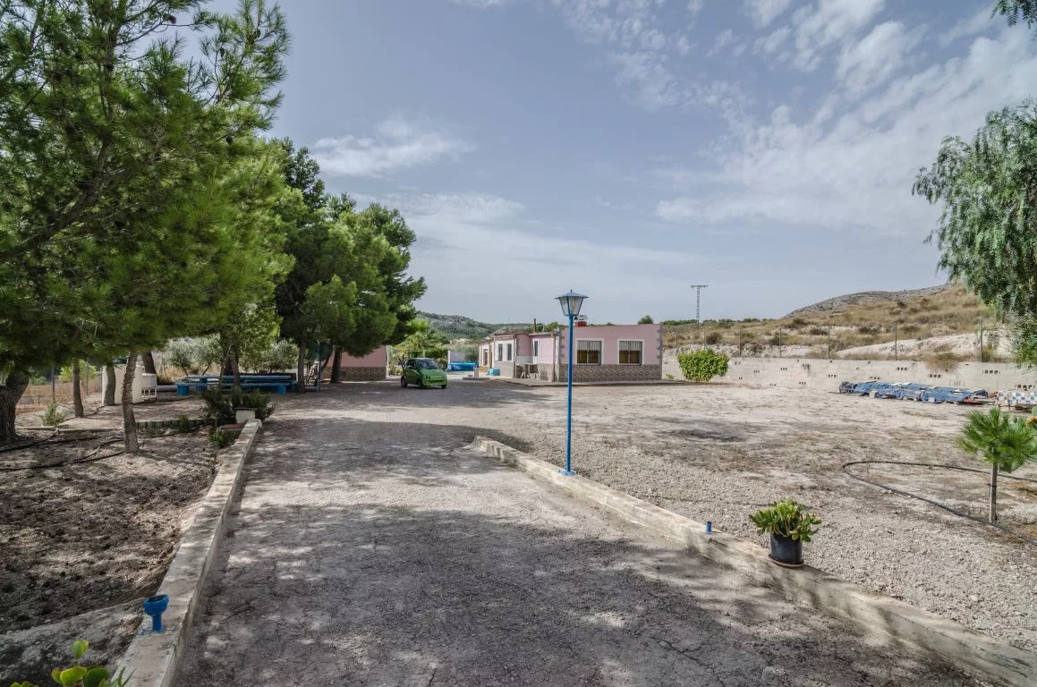 Country house · 3 bed · 1 bath · 140 m² · Elda — Photo 3 of 14