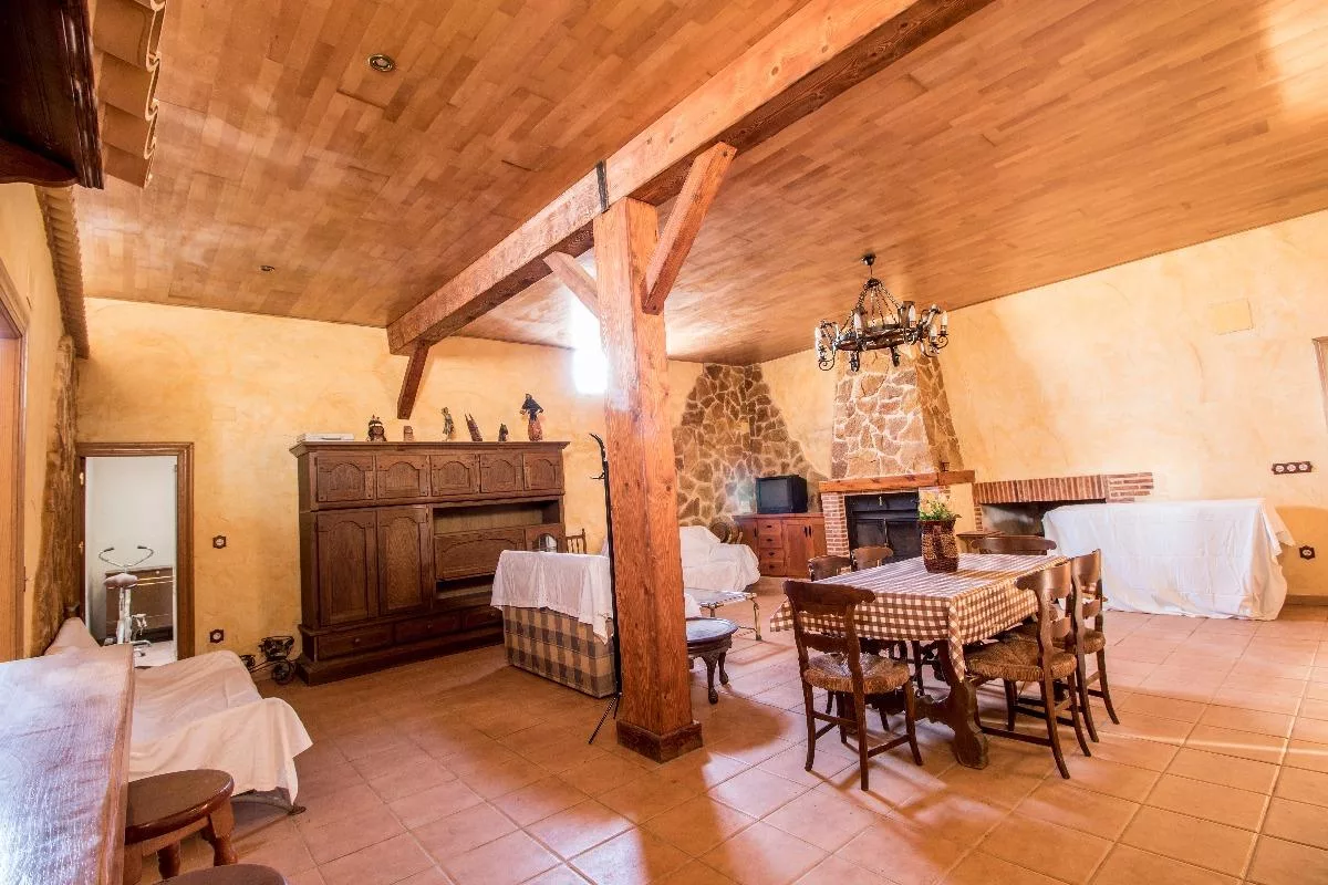 Country house · 4 bed · 1 bath · 150 m² · Elda — Photo 2 of 13