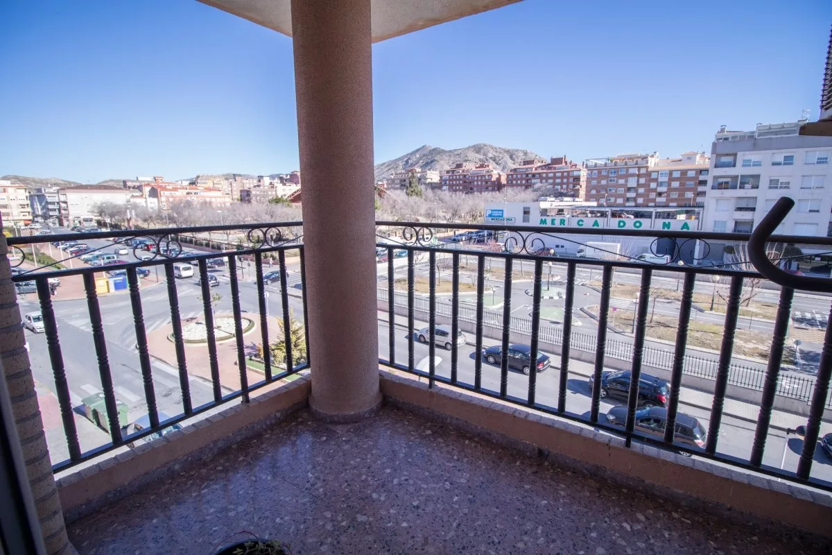 Apartment · 3 bed · 2 baths · 113 m² · Petrer — Photo 3 of 14