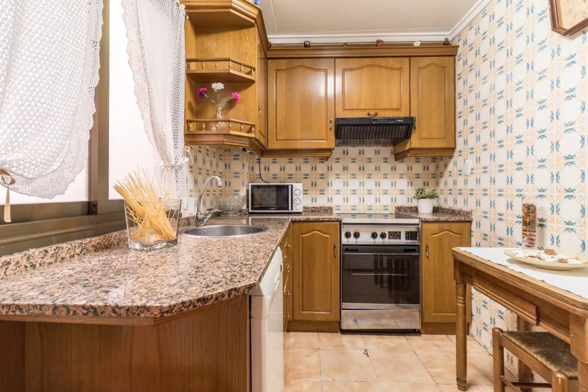 Apartment · 4 bed · 1 bath · 90 m² · Elda