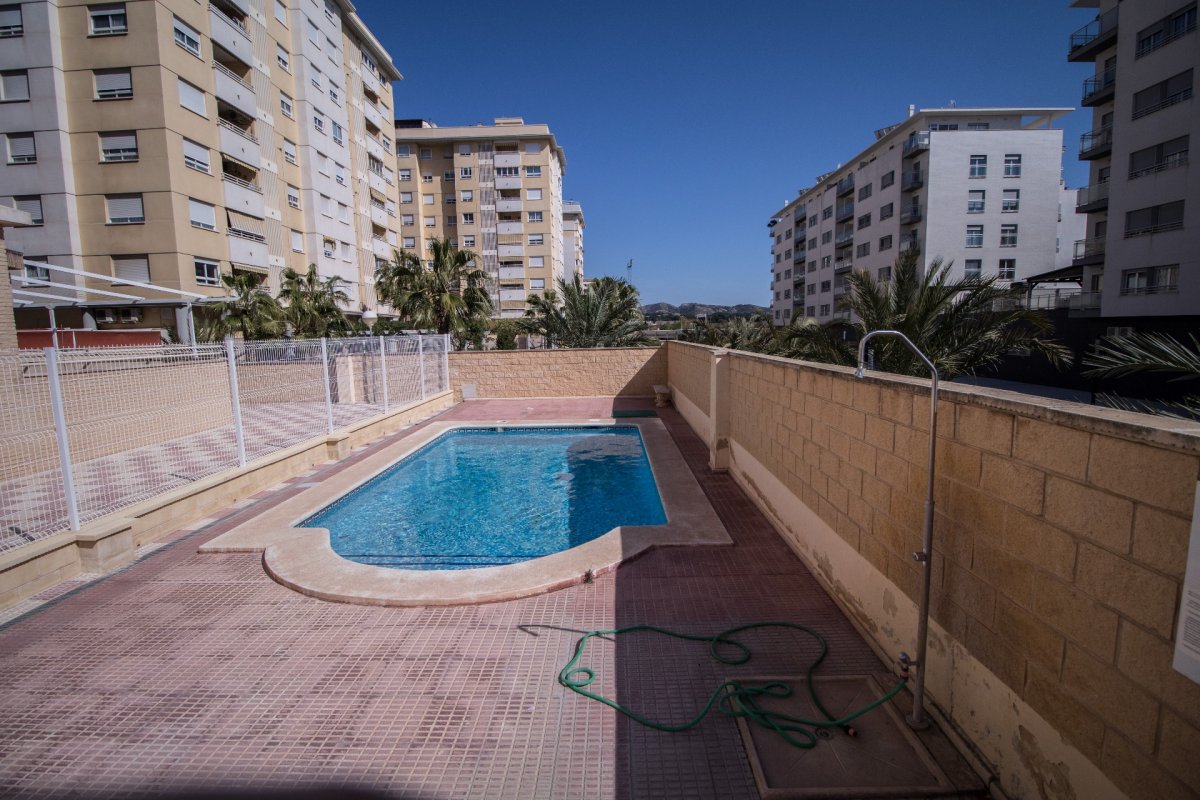 Piso con piscina en la av, de Ronda — Foto 5 de 18