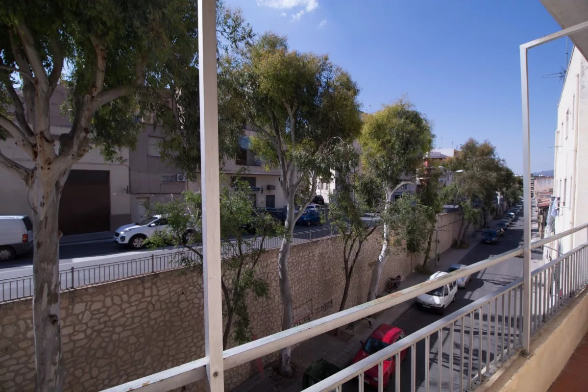 Apartment · 3 bed · 1 bath · 84 m² · Elda — Photo 2 of 9