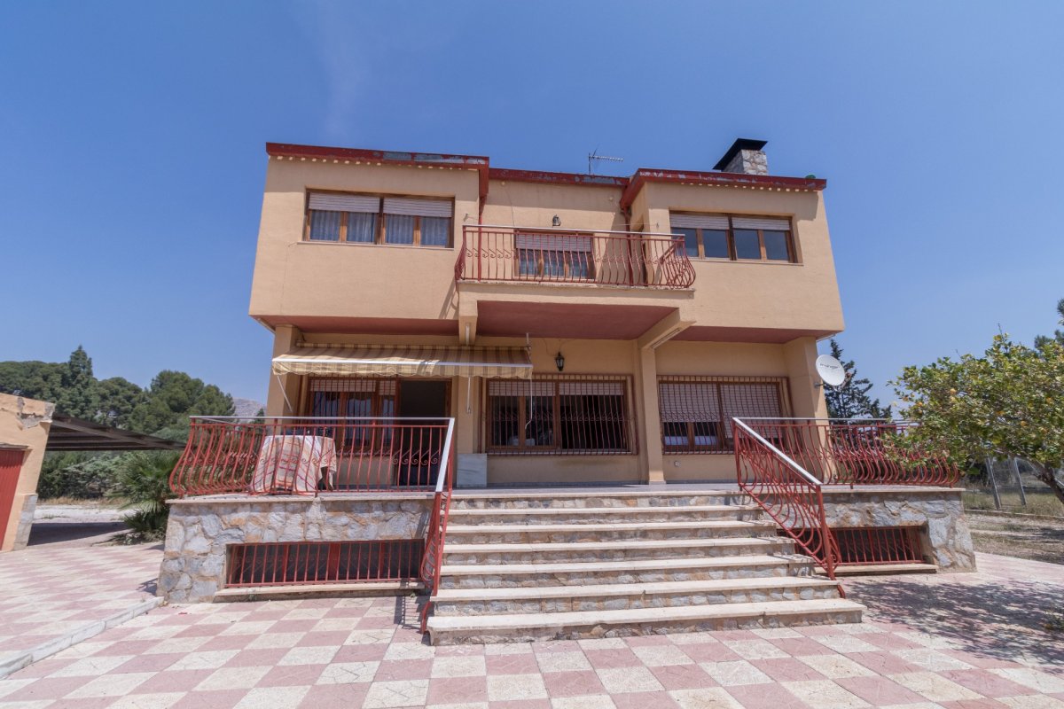 Chalet independiente en Elda — Foto 4 de 18