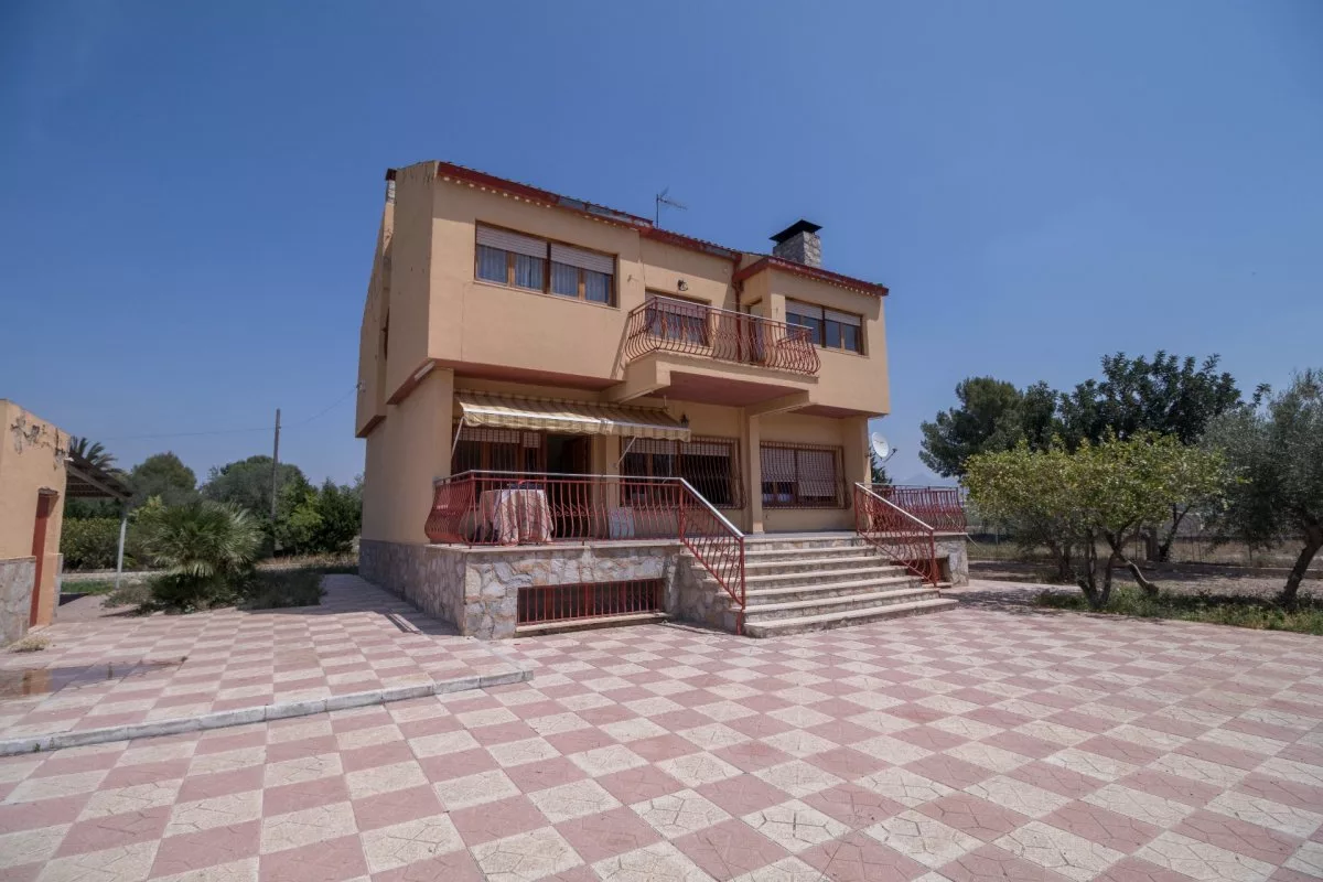 Country house in Elda