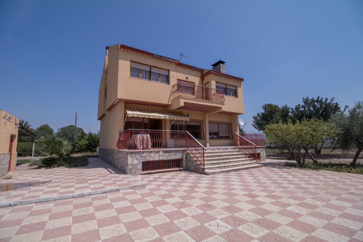 Chalet independiente en Elda