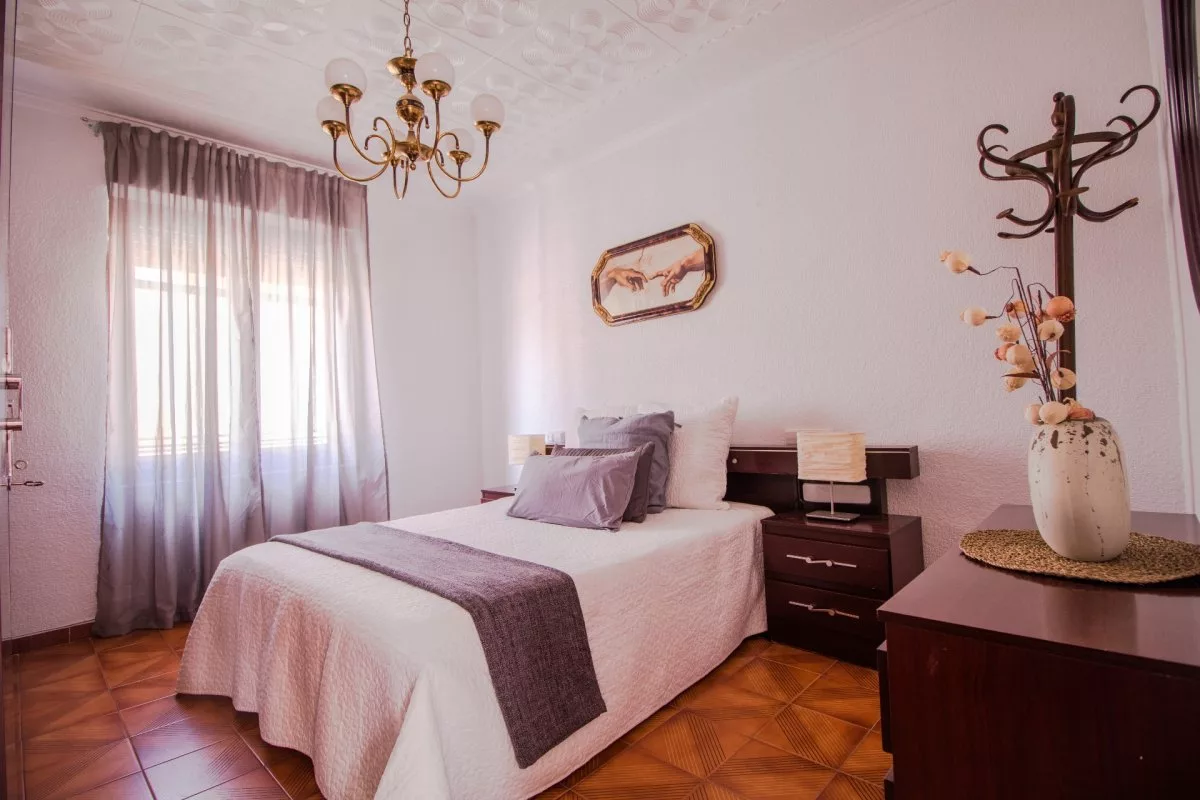 House · 4 bed · 2 baths · 240 m² · Elda — Photo 5 of 11