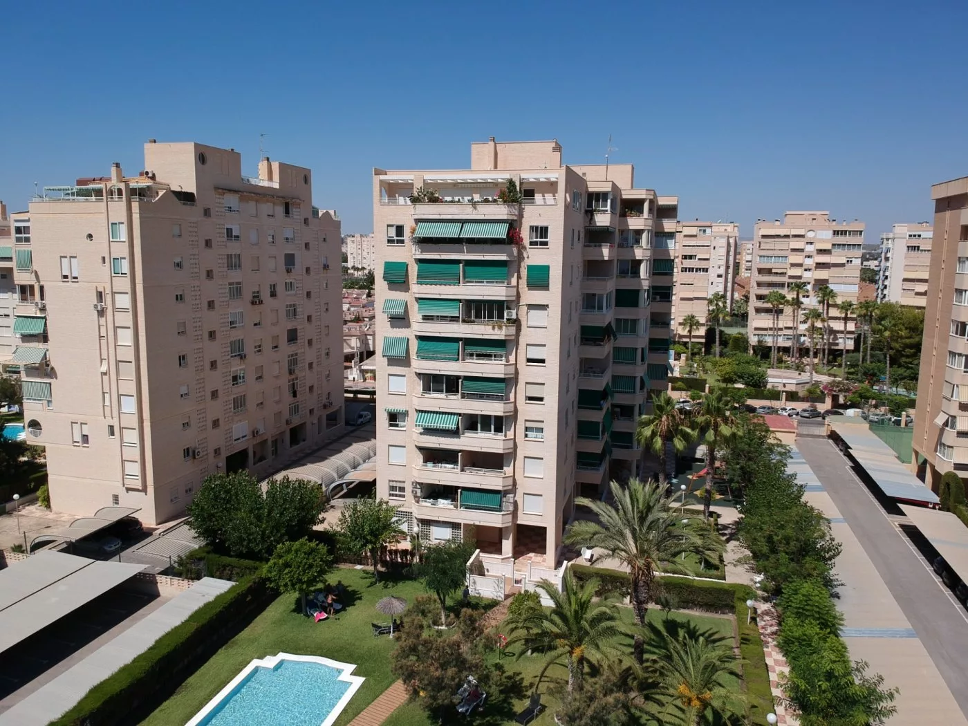 Apartment · 3 bed · 2 baths · 110 m² · Alicante — Photo 2 of 20