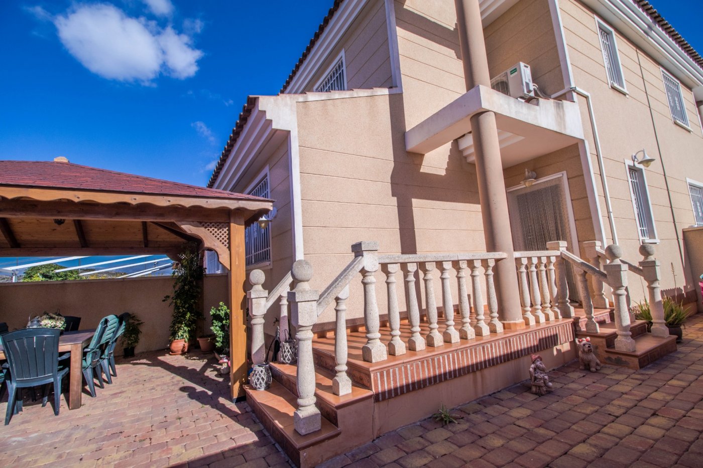 Bungalow · 3 bed · 2 baths · 138 m² · Petrer — Photo 2 of 23