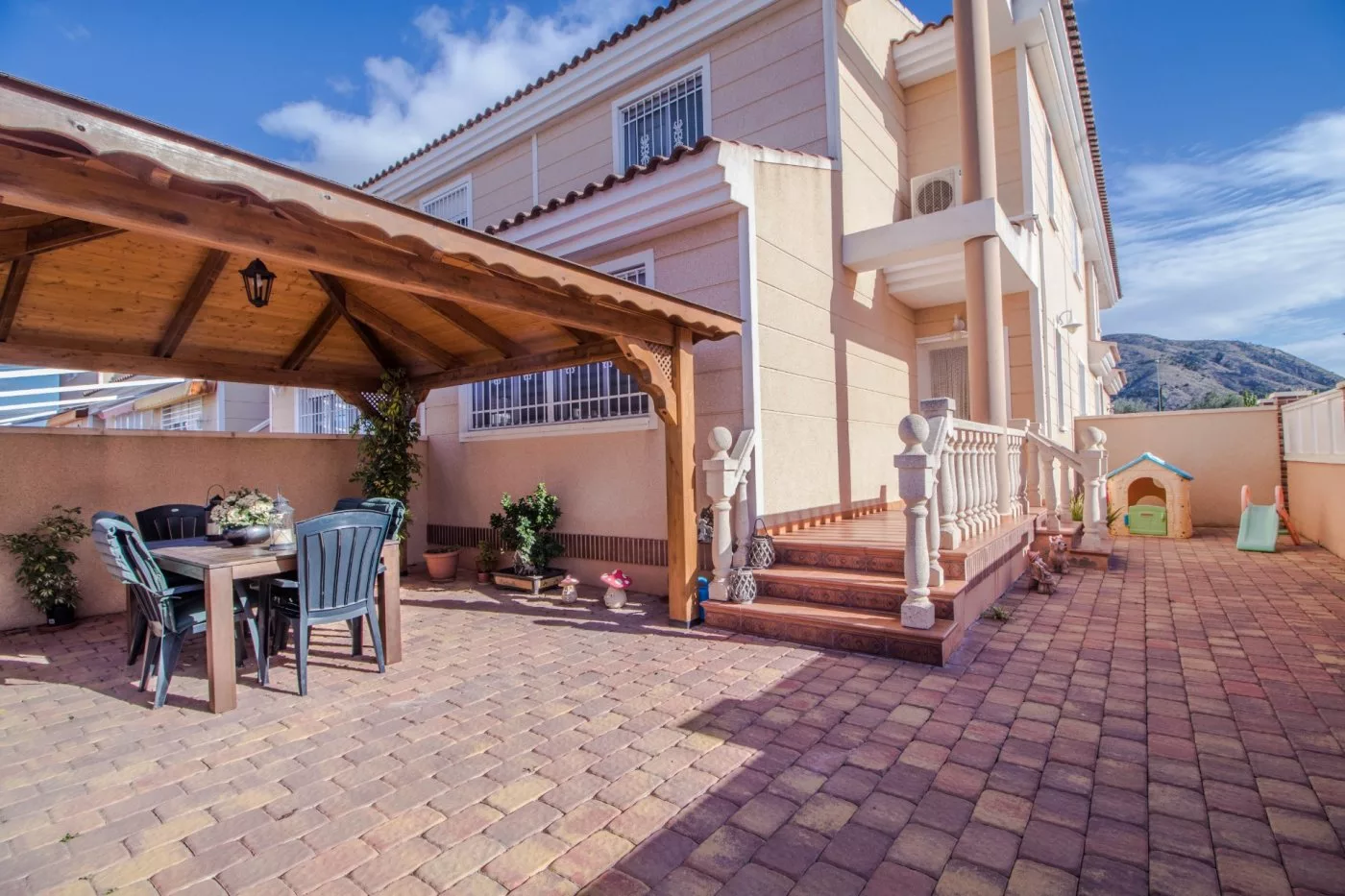 Bungalow · 3 bed · 2 baths · 138 m² · Petrer