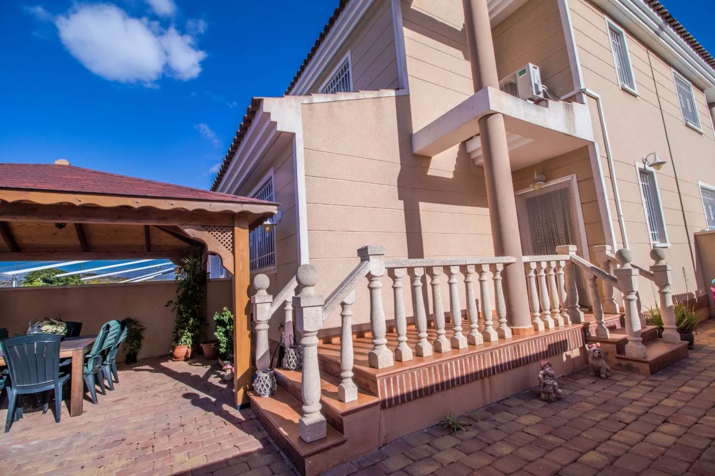 Bungalow · 3 bed · 2 baths · 138 m² · Petrer — Photo 2 of 23