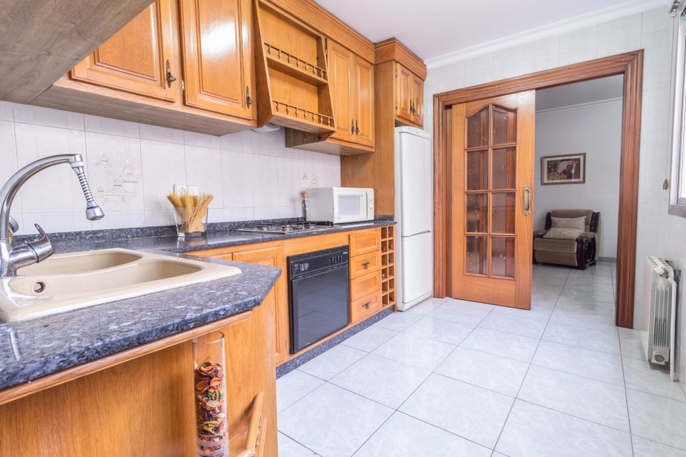 Casa independiente de 3 alturas — Foto 4 de 16