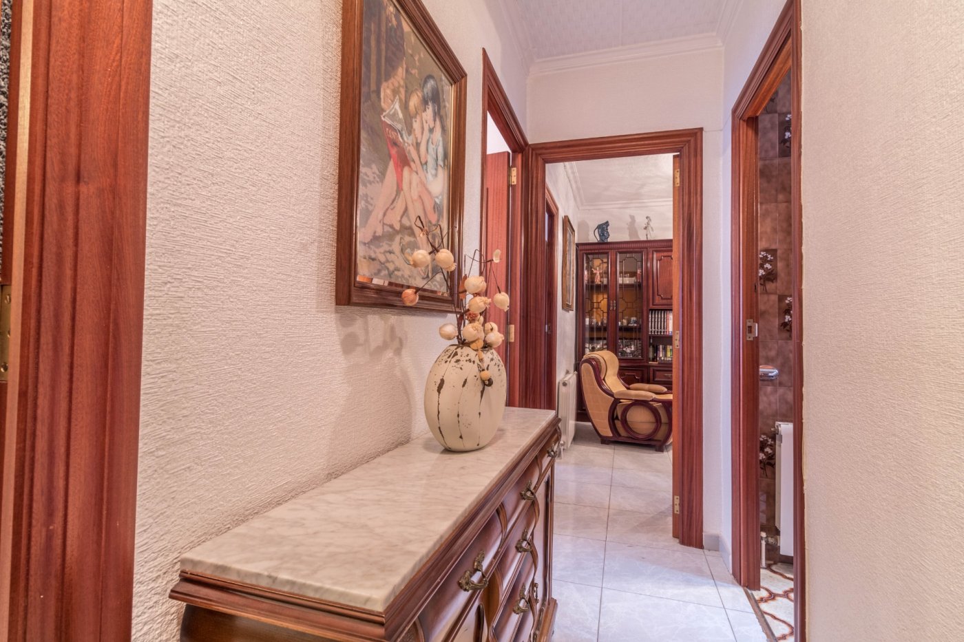 Casa independiente de 3 alturas — Foto 2 de 16