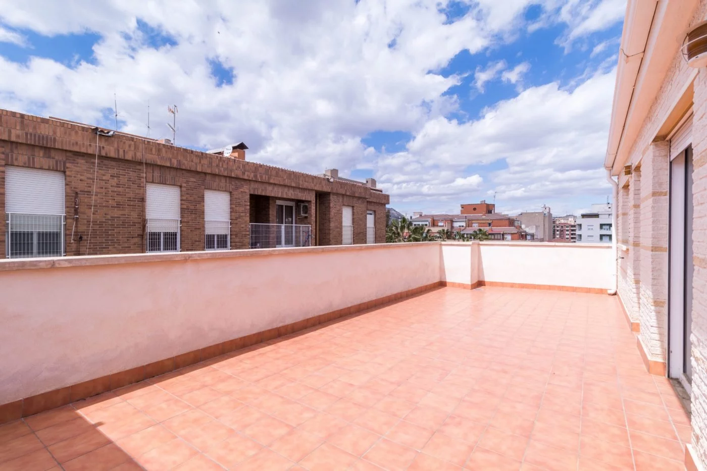 Ático for rent in Av. acacias, Elda — Photo 2 of 14