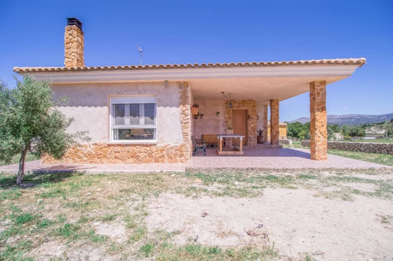 Villa for rent in Les Pedreres, Petrer