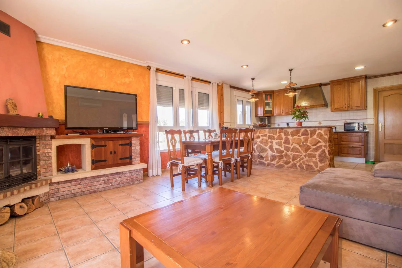 Villa for rent in Les Pedreres, Petrer — Photo 4 of 16