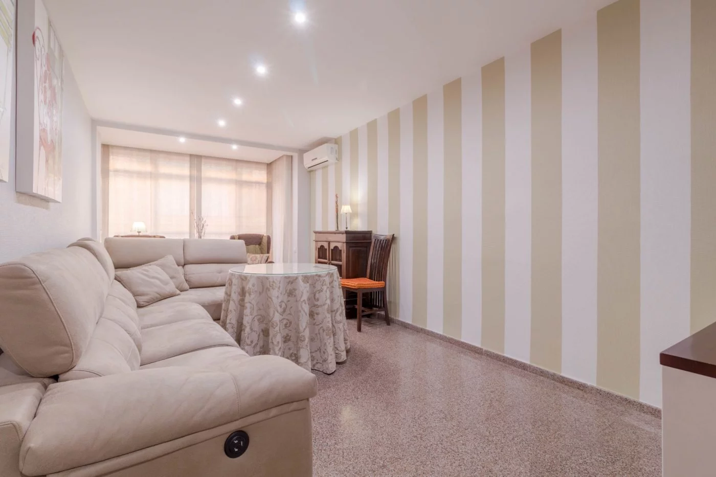 Apartment for rent in Av. alfonso xiii, Elda — Photo 3 of 14