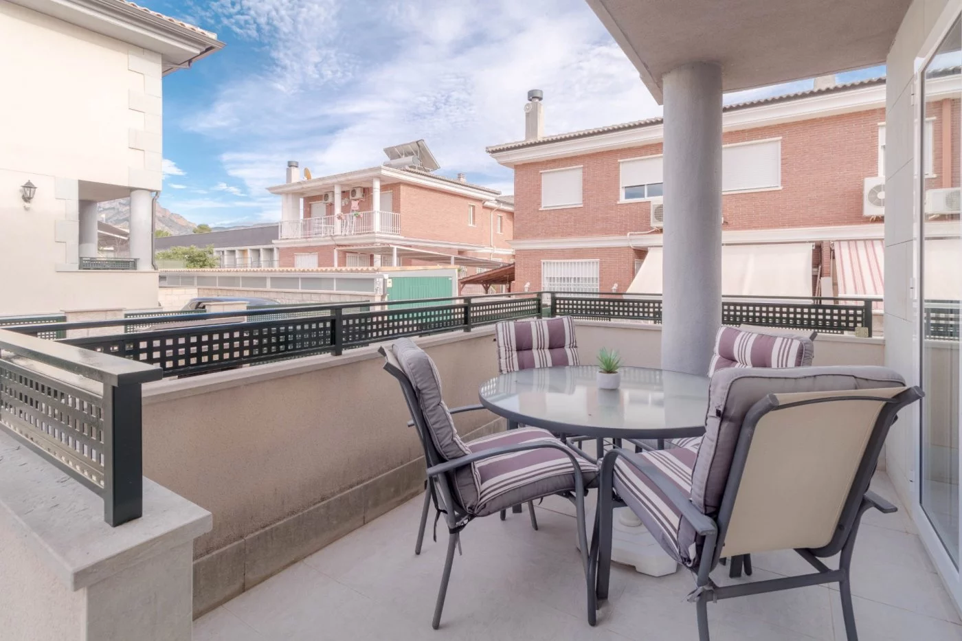 Bungalow for rent in Avenida de ronda, Elda — Photo 5 of 31