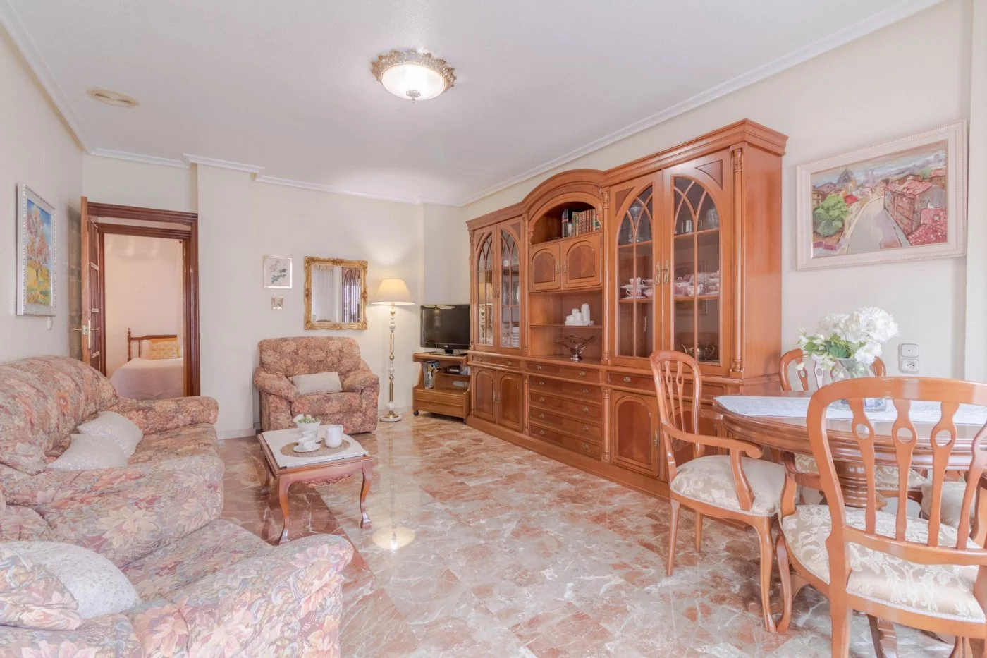 Apartment for rent in Av. reina victoria, Elda — Photo 2 of 14