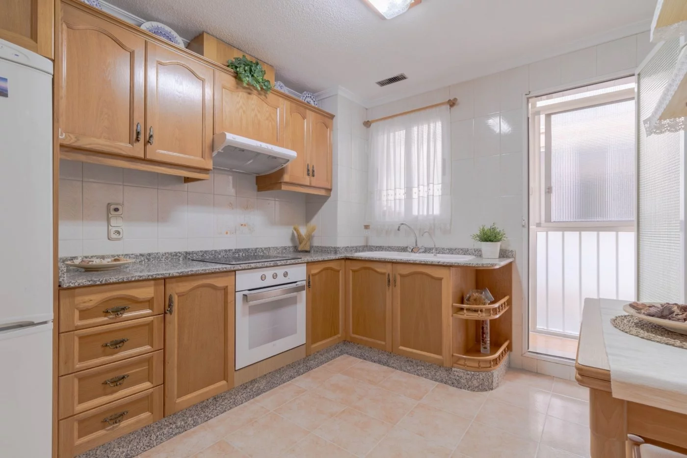 Apartment for rent in Av. reina victoria, Elda — Photo 4 of 14