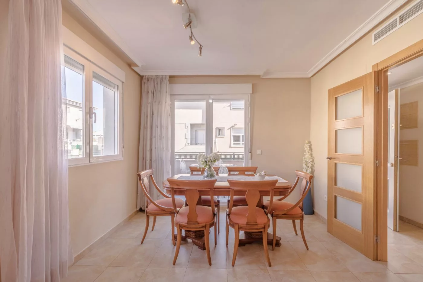 Bungalow · 3 bed · 3 baths · 194 m² · Elda — Photo 5 of 27