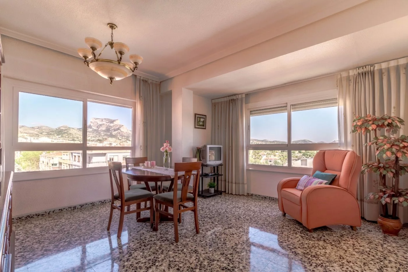 Apartment · 4 bed · 1 bath · 105 m² · Elda